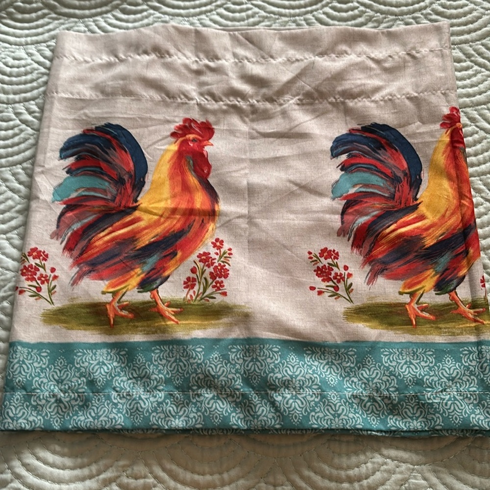 Rooster themed valance